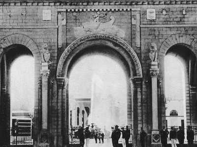 Per la Fiera del Levante scolp� non solo i leoni che un tempo ornavano l�imponente ingresso monumentale...